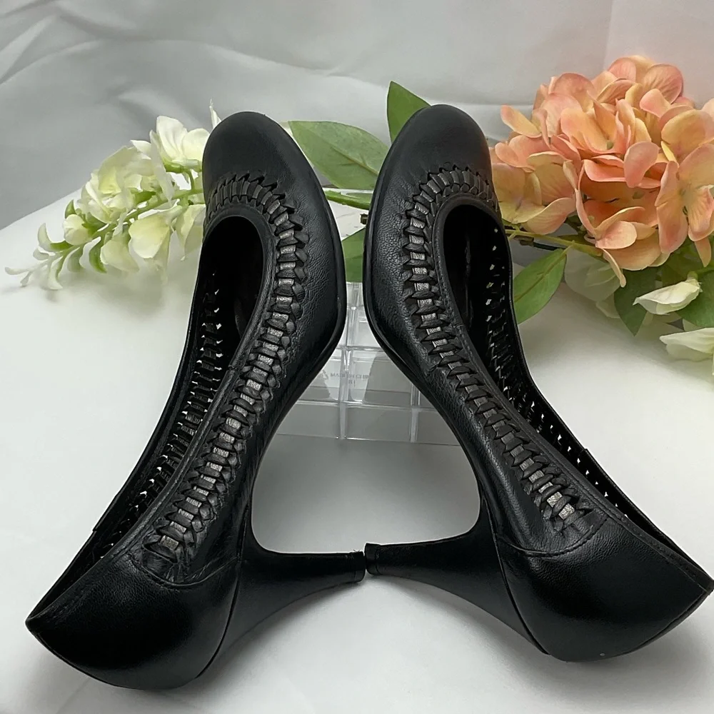 Gianni Bini Women’s 6/7 Black & Gray Leather Pump‎